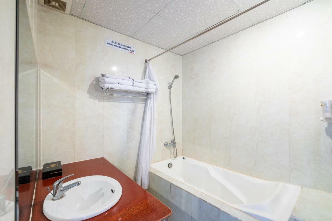 Oyo 375 Hoa Binh Hotel Da Nang Exterior foto